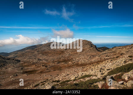 Vue panoramique de Spano pole cirque dans la montagne de Pirin, Bulgarie Banque D'Images