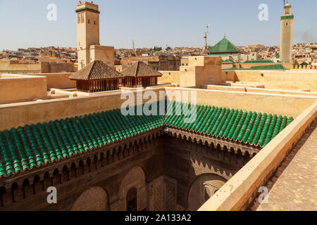 Mosquée de Kairaouine (mosquée d'al-Qarawiyyin) fes Maroc la seconde plus grande mosquée, construite en 857, est l'une des plus anciennes universités du monde Banque D'Images