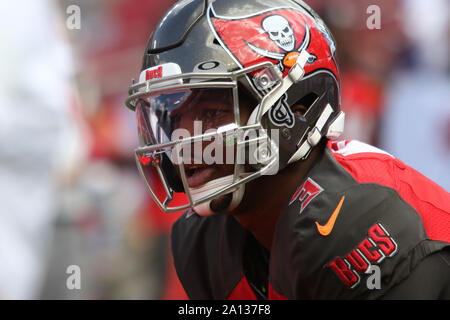 CAPTION *** CORRECTION..Le 22 septembre 2019 : Tampa Bay Buccaneers quarterback Jameis Winston (3) se réchauffe avant le match de la NFL entre les Giants de New York et les Tampa Bay Buccaneers tenue au Raymond James Stadium de Tampa, Floride. Andrew J. Kramer/Cal Sport Media Banque D'Images