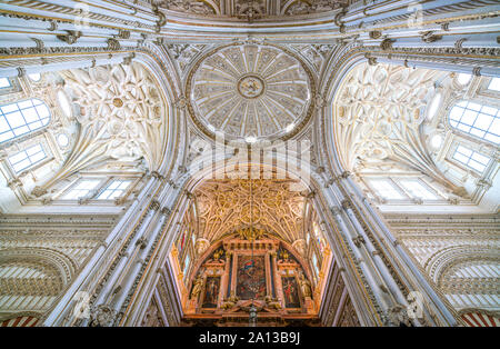Dôme orné de la cathédrale Mezquita de Cordoue. L'Andalousie, espagne. Banque D'Images