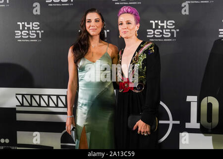 Milan, Italie. 29Th Sep 2019. Alex Morgan (à gauche) et Megan Rapinoe (à droite) sur le tapis vert au cours de la meilleure FIFA Football Awards 2019 au Teatro alla Scala, le 23 septembre 2019 à Milan, Italie, (Photo : Daniela Porcelli) : Crédit Photo de presse Sport/Alamy Live News Banque D'Images