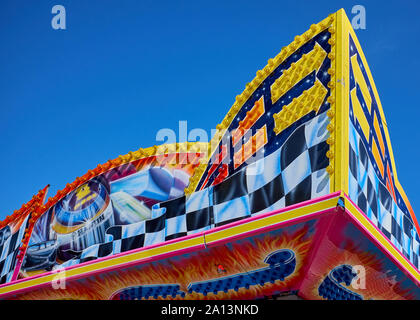 Colorés et éclatantes, section d'une ride de foire. Banque D'Images