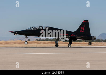 Un U.S. Air Force T-38A décoller de Beale Air Force Base, en Californie. Banque D'Images