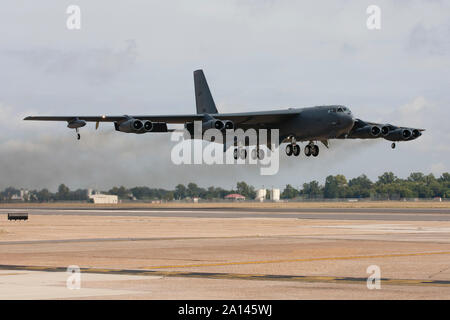 L'US Air Force UN B-52H décollant de Base aérienne de Barksdale, en Louisiane. Banque D'Images