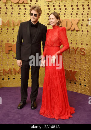 LOS ANGELES, CA - le 22 septembre : Renn Hawkey et Vera Farmiga assister à la 71e Emmy Awards au Théâtre de Microsoft le 22 septembre 2019 à Los Angeles, Californie. Banque D'Images