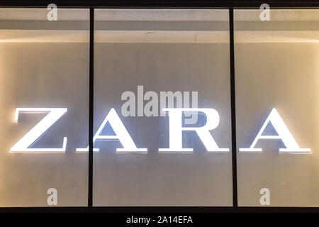 Un détaillant de vêtements espagnole Zara vu le logo de Göteborg. Banque D'Images