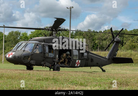 Global Medic, fait partie de l'exercice de formation de soutien au combat (CSTX) 86-19-04, dans le secteur d'entraînement de Fort McCoy, WI., août 11, 2019 à 24.C'est un exercice d'assurer la préparation de America's Army réserver les unités et les soldats. Le résultat d'CSTX immersive du monde réel, la formation permet de prêt au combat des professionnels de la santé qui sont formés et prêts à déployer capable, prêt au combat des soldats à l'appui médical de l'armée de guerriers et nos partenaires n'importe où dans le monde. Des milliers de membres de service avec l'armée ainsi que d'autres services militaires et les militaires étrangers sont par Banque D'Images