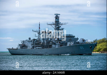 La frégate de la Marine chilienne CNS Almirante Cochrane à Pearl Harbor, Hawaii. Banque D'Images