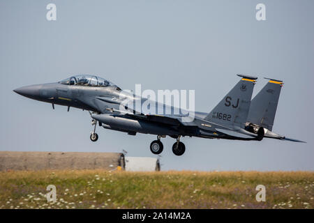 Un F-15E de la 4e Escadre de chasse se prépare pour l'atterrissage. Banque D'Images