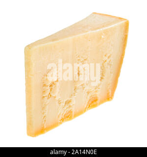 Jaune frais savoureux grand partie de fromage parmigiano est isolé sur fond blanc, Close up Banque D'Images