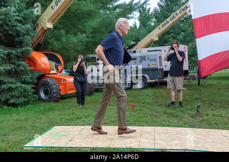 Ancien vice-président et le candidat démocrate Joe Biden a visité le comté de Polk Steak frite à l'Waterworks Park, à Des Moines, Iowa, États-Unis Banque D'Images