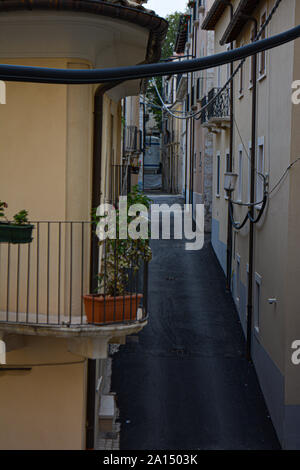 Rivisondoli, L'Aquila, Abruzzo, Italie - 15 mars 2019 : escalier du centre historique Banque D'Images