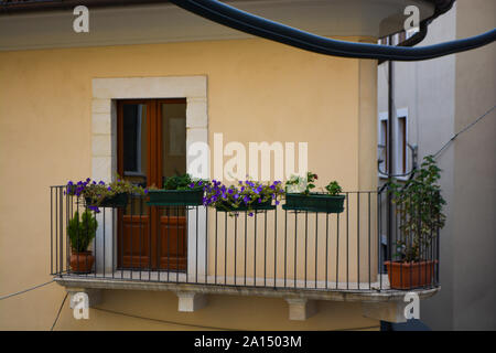 Rivisondoli, L'Aquila, Abruzzo, Italie - 15 mars 2019 : escalier du centre historique Banque D'Images
