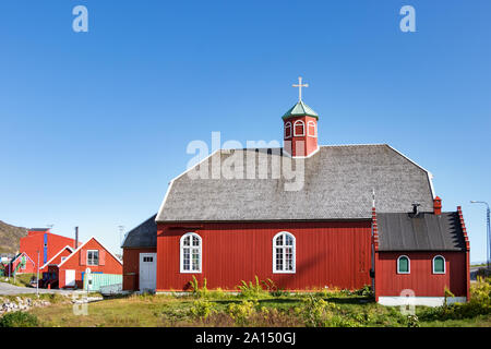 Le Frelserens Kirke église construite en 1832, également connu sous le nom de notre Sauveur. Qaqortoq - Julianehab, au Groenland. Banque D'Images