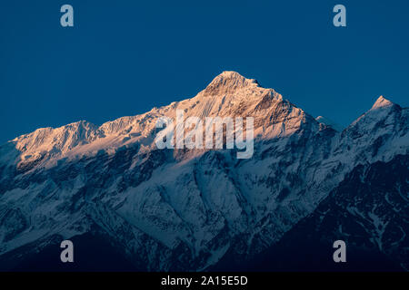 Mont Nilgiri au lever, abaisser, Mustang Népal Banque D'Images