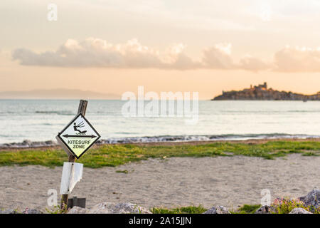 Zone de kitesurf - Talamone, Toscane, Italie Banque D'Images