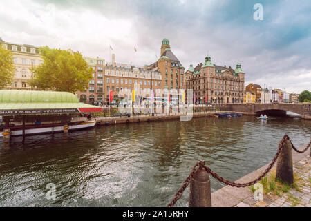 Gare centrale par canal à Malmo city Banque D'Images