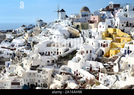 Vue sur Oia, Santorin, Grèce Banque D'Images