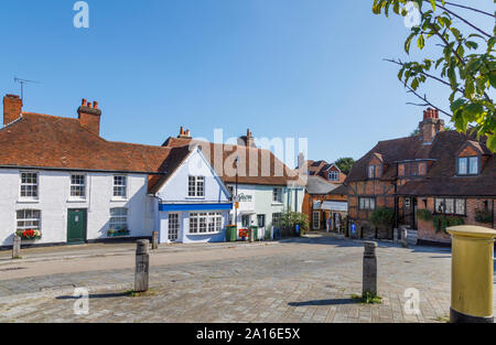 Bâtiments historiques de la place en Normandie-le-riz, un village côtier sur le Solent, Hampshire, côte sud de l'Angleterre, Royaume-Uni sur une journée ensoleillée avec ciel bleu Banque D'Images