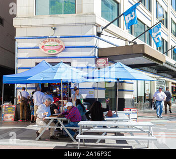 Backgammon sur stand de hot-dog Banque D'Images