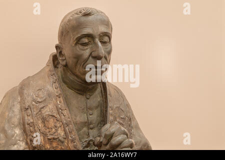 Exposition au Museo Pietro Canonica a la Villa Borghese, Rome, Italie. Le pape Benoît XV. Étude d'un détail pour le 1928 en-et-monument en bronze (Rome, St. Banque D'Images