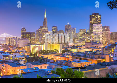 San Francisco, Californie, USA Skyline au crépuscule. Banque D'Images