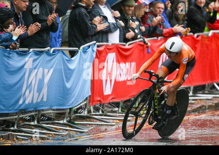 Harrogate, Royaume-Uni. 24 septembre 2019. Annemiek van Vleuten du Nethlerlands franchit la ligne pour prendre la médaille de bronze au Championnats du Monde Route UCI 2019 Womens Elite Contre-la-montre individuel. 24 septembre 2019 Dan-Cooke Crédit/Alamy Live News Banque D'Images