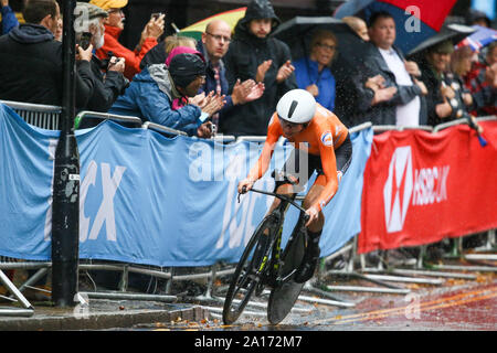 Harrogate, Royaume-Uni. 24 septembre 2019. Annemiek van Vleuten du Nethlerlands franchit la ligne pour prendre la médaille de bronze au Championnats du Monde Route UCI 2019 Womens Elite Contre-la-montre individuel. 24 septembre 2019 Dan-Cooke Crédit/Alamy Live News Banque D'Images