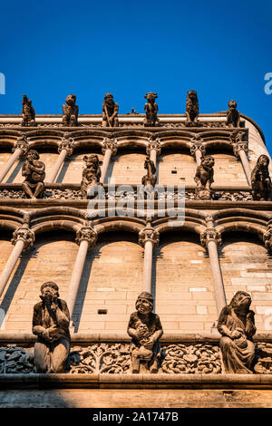 Les gargouilles de la Cathédrale Notre Dame de Dijon en Bourgogne Banque D'Images