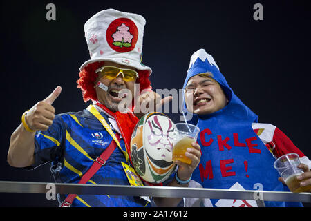 Saitama, Japon. Sep 24, 2019. Les supporters japonais assister à la Coupe du Monde de Rugby 2019 extérieure une correspondance entre la Russie et les Samoa au stade de Rugby Kumagaya, près de Tokyo. La Russie bat les Samoa 34-9. Credit : Rodrigo Reyes Marin/ZUMA/Alamy Fil Live News Banque D'Images