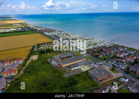 Vue aérienne de la maison de vacances les maisons de la remorque le long de la plage à Hornsea Town Banque D'Images