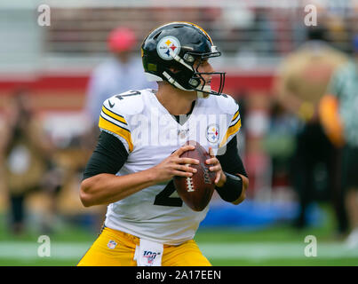 Santa Clara, CA. 22 Sep, 2019. Le quart-arrière des Steelers de Pittsburgh Mason Rudolph (2) en action au cours de la NFL football match entre les Steelers de Pittsburgh et les San Francisco 49ers à Levi's Stadium à Santa Clara, CA. Les 49ers défait les Steelers 24-20. Damon Tarver/Cal Sport Media/Alamy Live News Banque D'Images