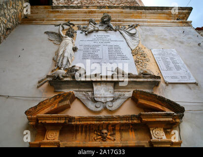 Chiesa Delle Anime Sante O del Suffragio à Santo Stefano de Sessanio, Abruzzo, Italie. Banque D'Images