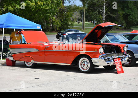 Une Chevrolet Belair 1957 Convertible pour l'affichage à une exposition de voiture. Banque D'Images