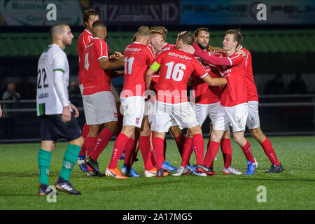 Den Haag, Pays-Bas. Sep 24, 2019. DEN HAAG, 24-09-2019, Football, Houtrust Sportpark, saison 2019/2020, Tweede Divisie néerlandaise . Harkemase Boys célébrant 0-1 par Harkemase Boys dvd Dennis van Duinen pendant le match Scheveningen vs Harkemase Boys Crédit : Pro Shots/Alamy Live News Banque D'Images