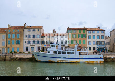 St Martin de Re, France - 09 mai, 2019 : bateau de pêche dans le port de Saint Martin de Ré sur l'Ile de Ré island en France Banque D'Images