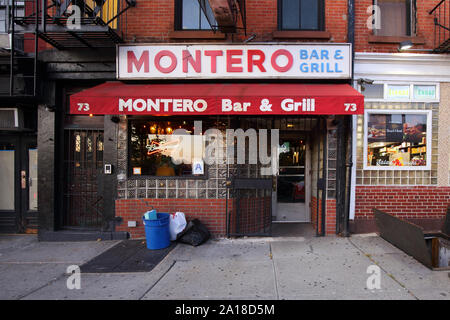 Montero, 73 Atlantic Avenue, Brooklyn, New York. vitrine extérieure d'un bar à Brooklyn heights Banque D'Images
