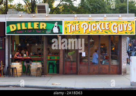 Diller, le Pickle les gars, 357 Grand St, New York, NY Banque D'Images