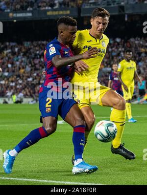 Barcelone, Espagne. Sep 24, 2019. Le FC Barcelone Nelson Semedo (L) rivalise avec Villarreal's Pau Torres au cours d'un match de championnat espagnol entre le FC Barcelone et Villarreal à Barcelone, Espagne, 24 septembre 2019. Credit : Joan Gosa/Xinhua Banque D'Images