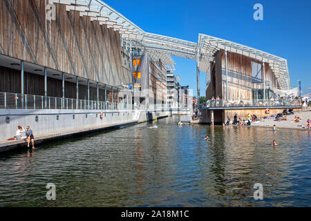 Tjuvholmen Beach à côté du Musée Astrup Fearnley Banque D'Images