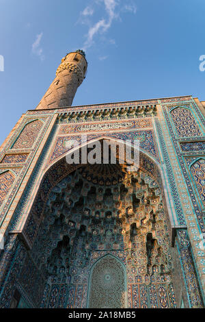Décoration en mosaïque de l'entrée de la mosquée centrale de St Petersbourg Russie Banque D'Images