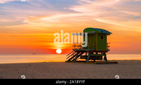 Lever du soleil à Miami Beach, en Floride. Banque D'Images