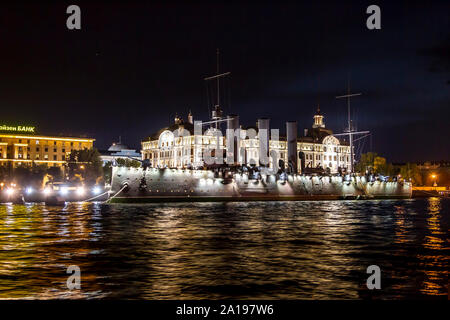 Définitivement ancré au croiseur Aurore dans le Nevker Petroggadskaya près de la rivière Bolchaïa embankment, Saint Petersburg, Russie Banque D'Images