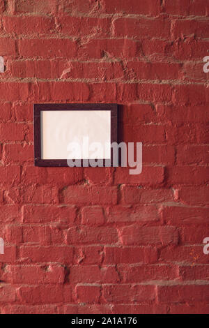 Blank photo accroché sur un mur Banque D'Images