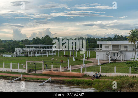 Obersations sur deux jours de voyage en bateau de Manaus à Tefé, Rio Solimoes, Amazonas, l'Amazonie, Brésil, Amérique Latine Banque D'Images