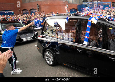 La procession funéraire de l'ancien joueur Fernando Ricksen Rangers Ibrox Stadium accueil de laissez-passer de Glasgow Rangers. Banque D'Images