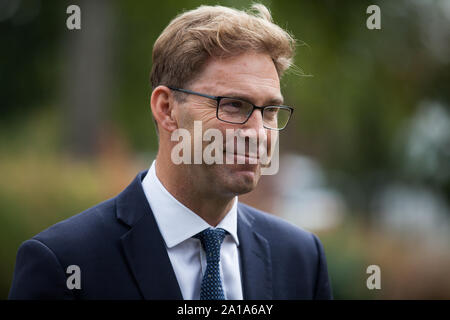 Londres, Royaume-Uni. 25 Septembre, 2019. Tobias Ellwood, député conservateur de Bournemouth East, est interviewé sur College Green le jour après que la Cour suprême a statué que la décision du Premier Ministre de suspendre le parlement était "illégale, nulle et sans effet". Credit : Mark Kerrison/Alamy Live News Banque D'Images