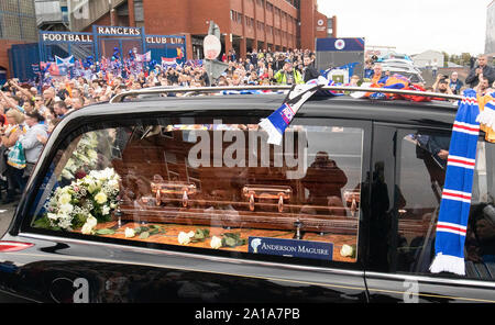 La procession funéraire de l'ancien joueur Fernando Ricksen Rangers Ibrox Stadium accueil de laissez-passer de Glasgow Rangers. Banque D'Images