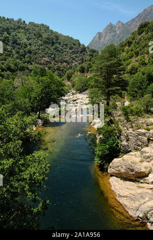 Gorges de Spelunca / gorges de Spelunca, pianella river et Capu d'Ota situé en Corse-du-Sud, entre les villages d'Ota et d'Evisa Corse France. Banque D'Images