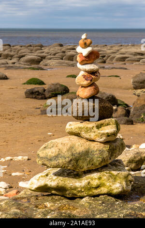 Tas de pierre au-dessous des falaises à Old Hunstanton. Banque D'Images